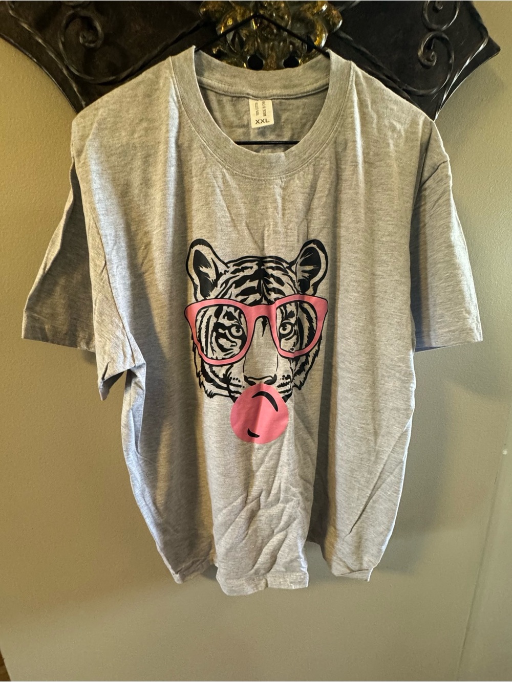All T-shirts 3 for $30!! 🎉 
Fun Grey Tiger Graphic Tee